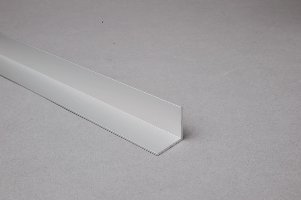 Vinkelprofil 15×15×1,5 mm, rostfritt utseende